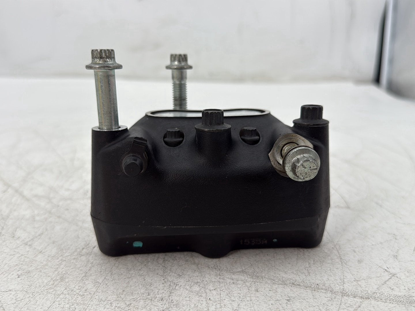 2005 Harley Electra Glide Touring Ultra FLHTCUI OEM Front Right 1 Brake Caliper