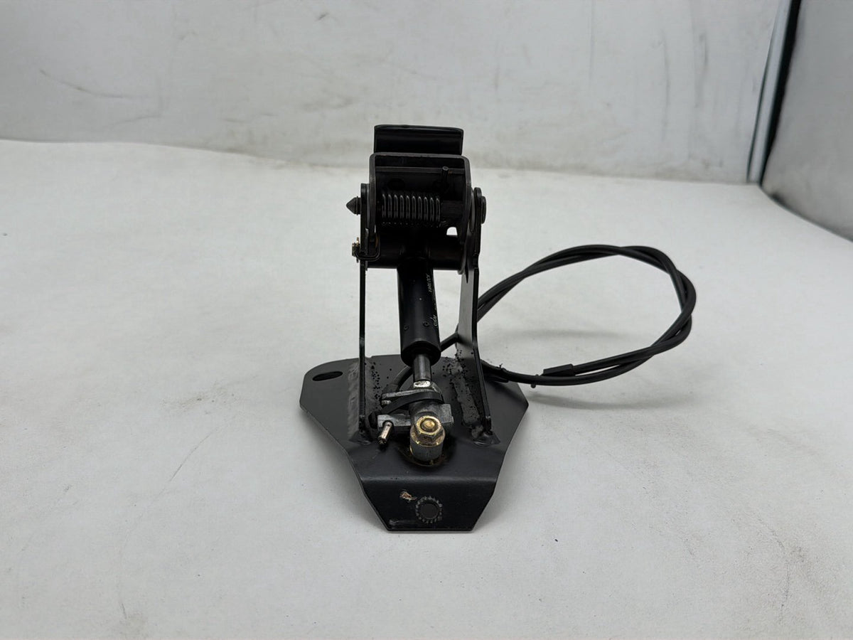 2007 Harley Street Glide Touring FLHX OEM Adjustable Rider Backrest Lift Mount