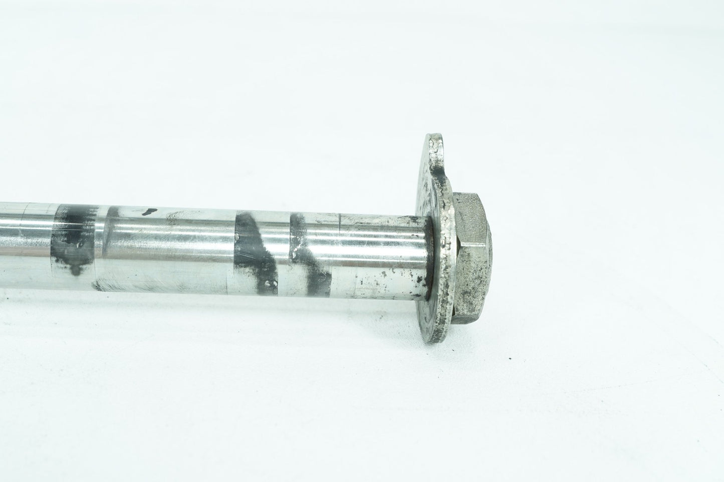 2012 - 2016 Harley-Davidson Touring Electra Glide Ultra Rear Wheel Axle Bolt Shaft  41056-09