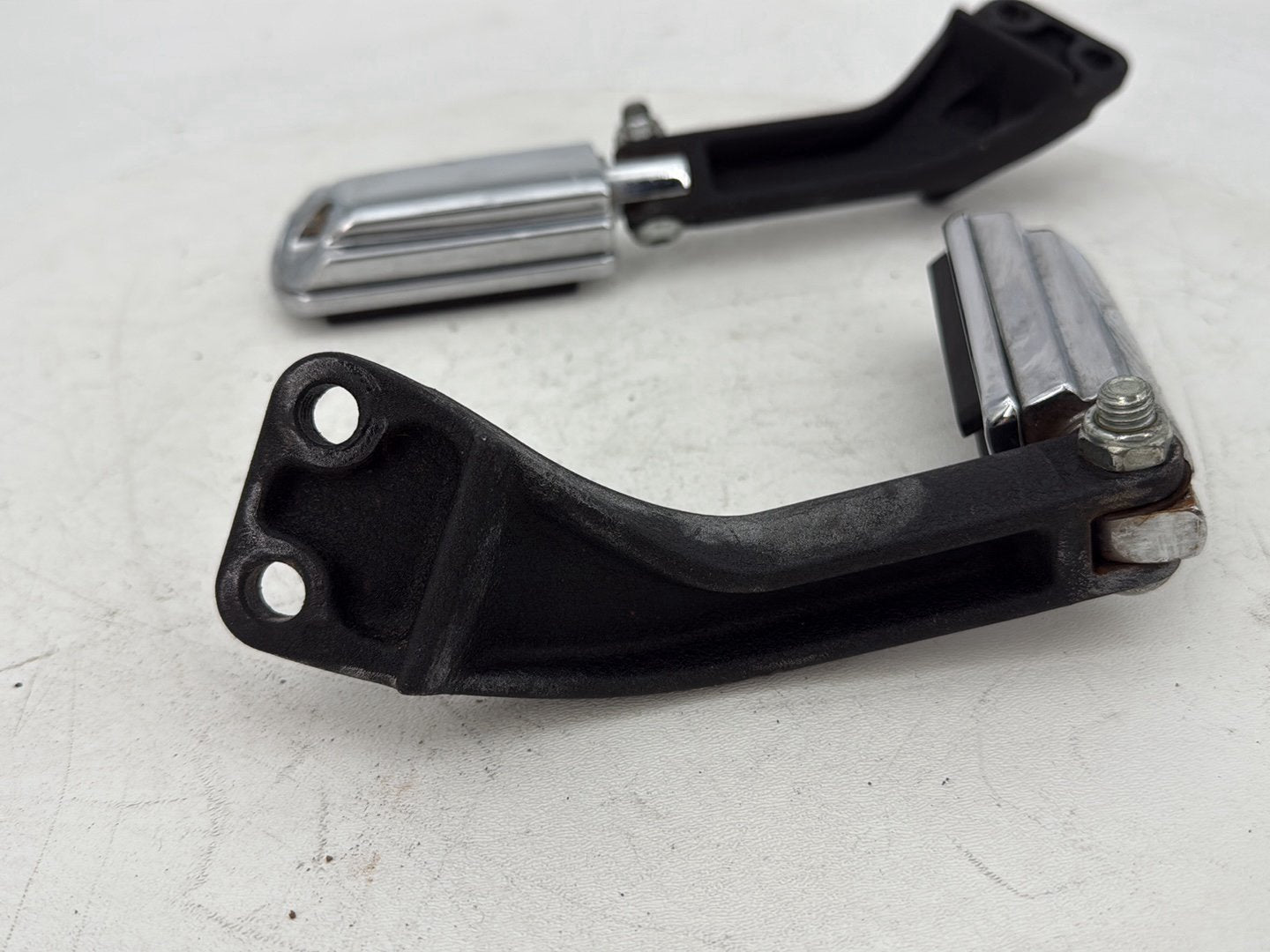 2007 - 2017 Harley-Davidson Dyna Super Glide Custom Passenger Left & Right Foot Pegs 50130-95A