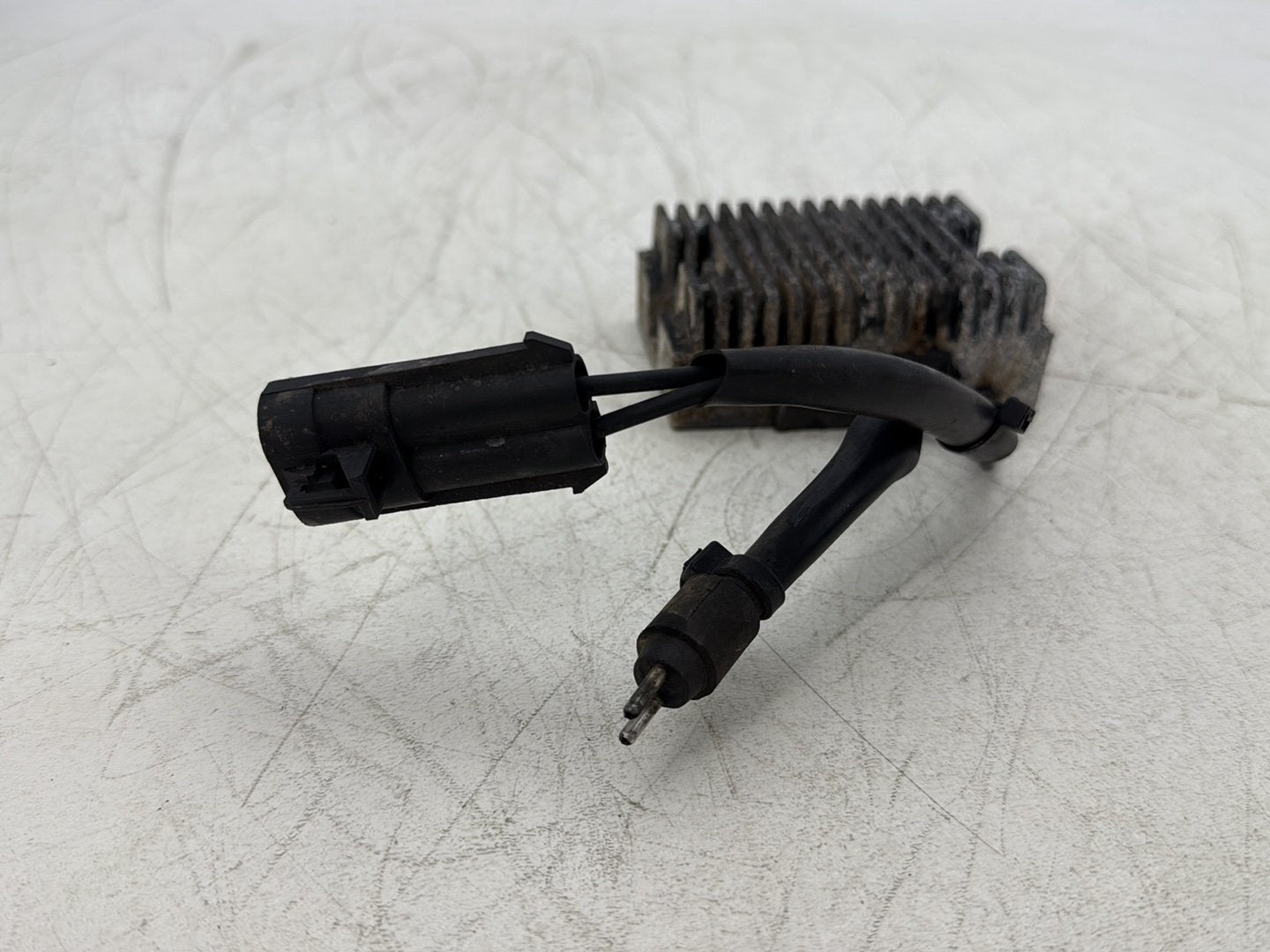 2004 Harley Sportster XL883C 883 Custom OEM Voltage Regulator Rectifier