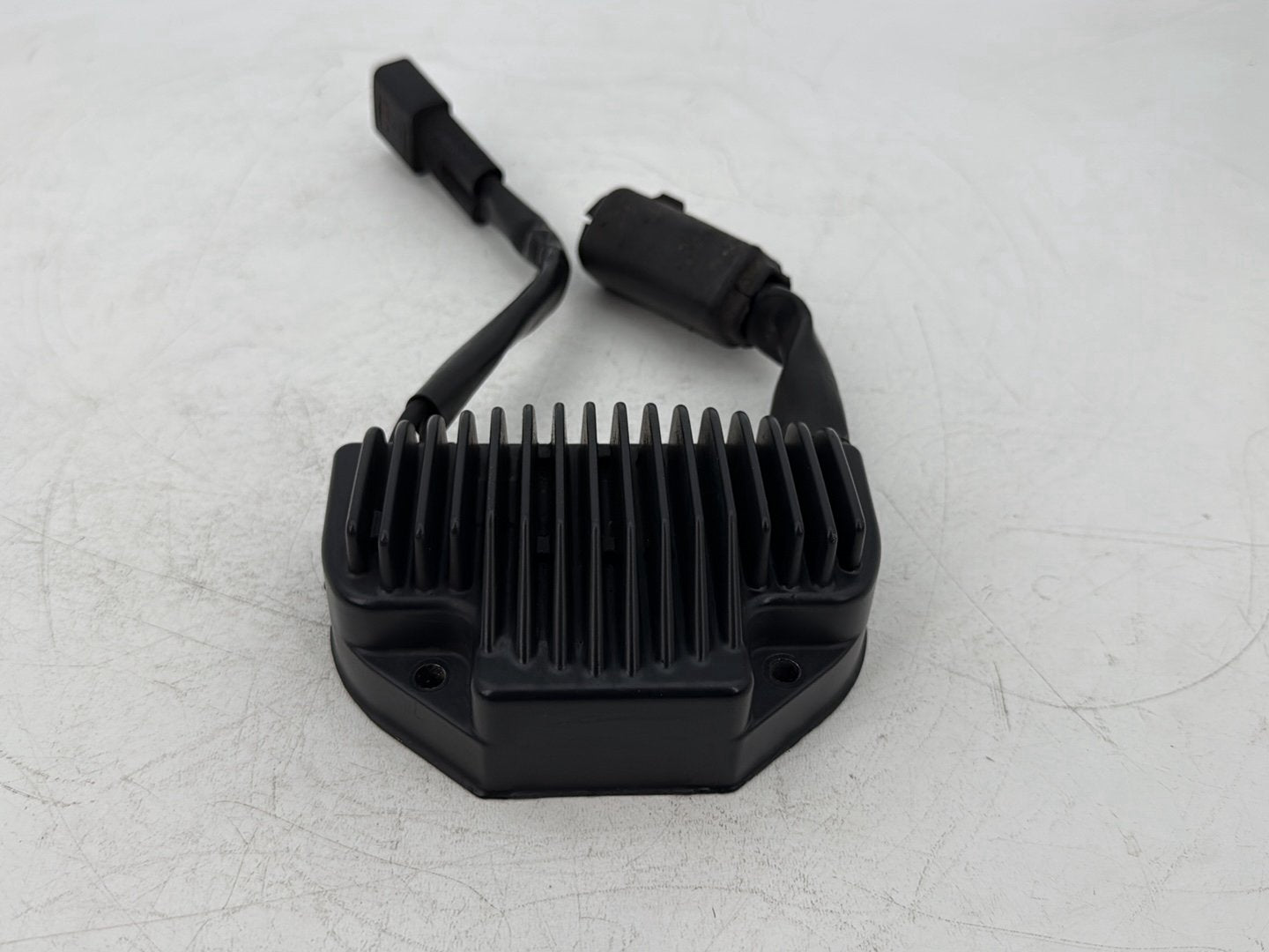 1999 - 2006 Harley-Davidson Dyna Super Glide Voltage Regulator Rectifier  74631-04