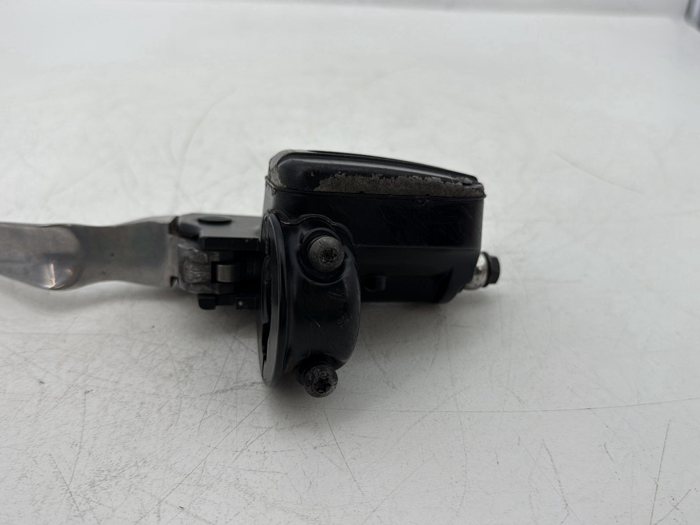 14 Harley Street Glide Touring OEM Front Left Hand Clutch Lever Master Cylinder