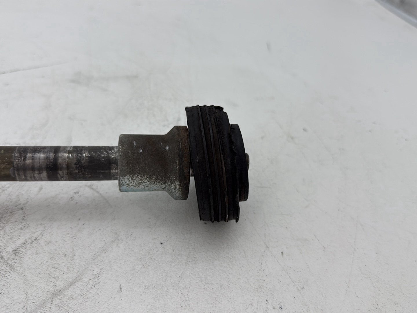 2003 Harley Electra Glide Touring Ultra FLHTCUI OEM Rear Fork Swingarm Pivot Bolt Shaft
