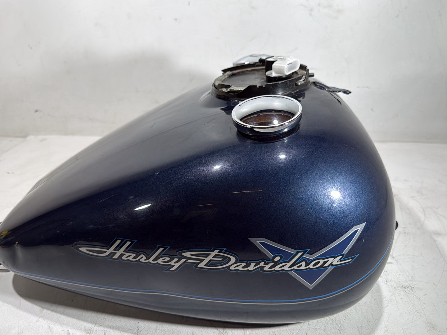 2008 Harley Road King Touring FLHR OEM Fuel Gas Tank Gasoline Reservoir