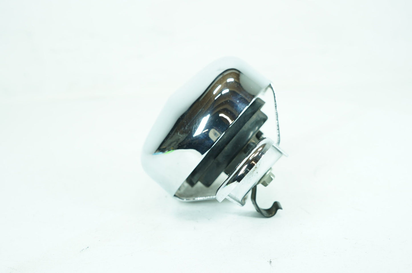 1999 - 2006 Harley-Davidson Softail Fat Boy Horn Signal Klaxon Chrome Cover 69012-93A