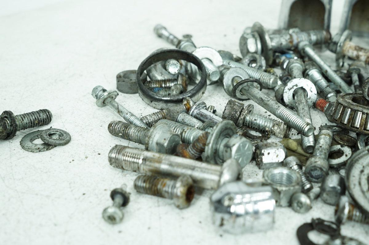 2005 Harley-Davidson Dyna FXDL - Hardware Bolts Nuts & Brackets