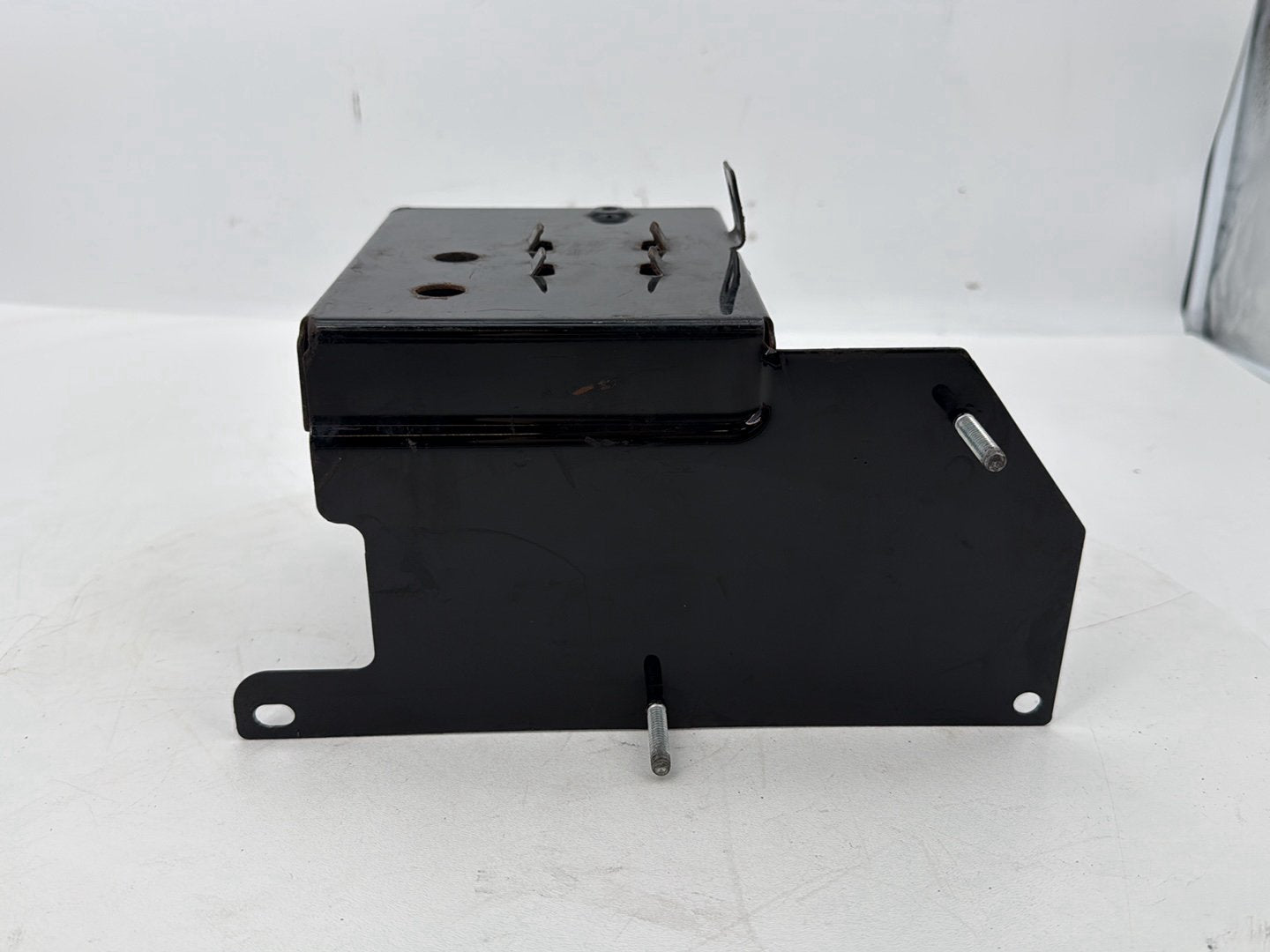 1999 - 2006 Harley-Davidson Touring Electra Glide Battery Tray Bracket Holder Carrier 	66281-02A