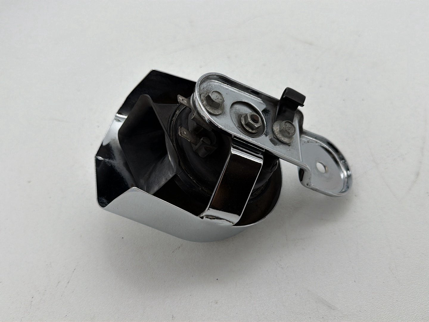 2011 Harley Heritage Softail Classic FLSTC OEM Horn Signal Klaxon Chrome Cover