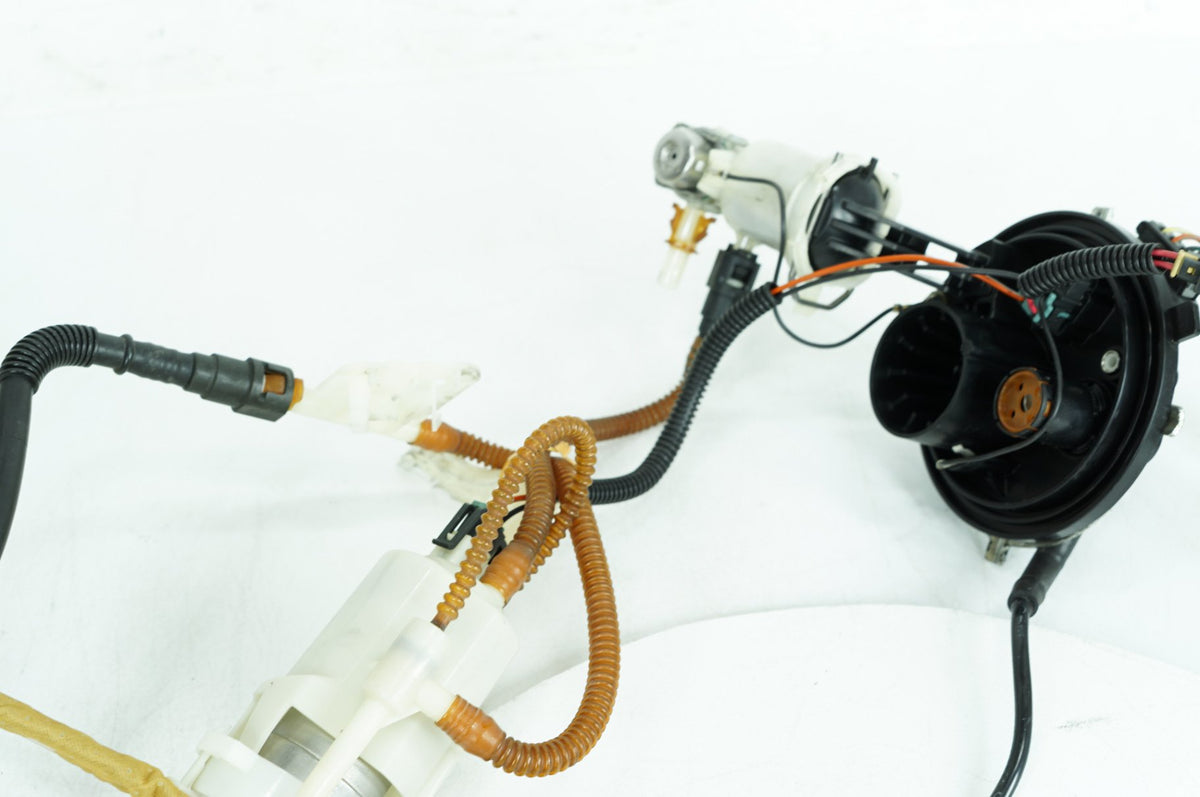 08 Harley Touring Electra Glide Ultra OEM Fuel Pump Gas Gasoline Petrol Sending