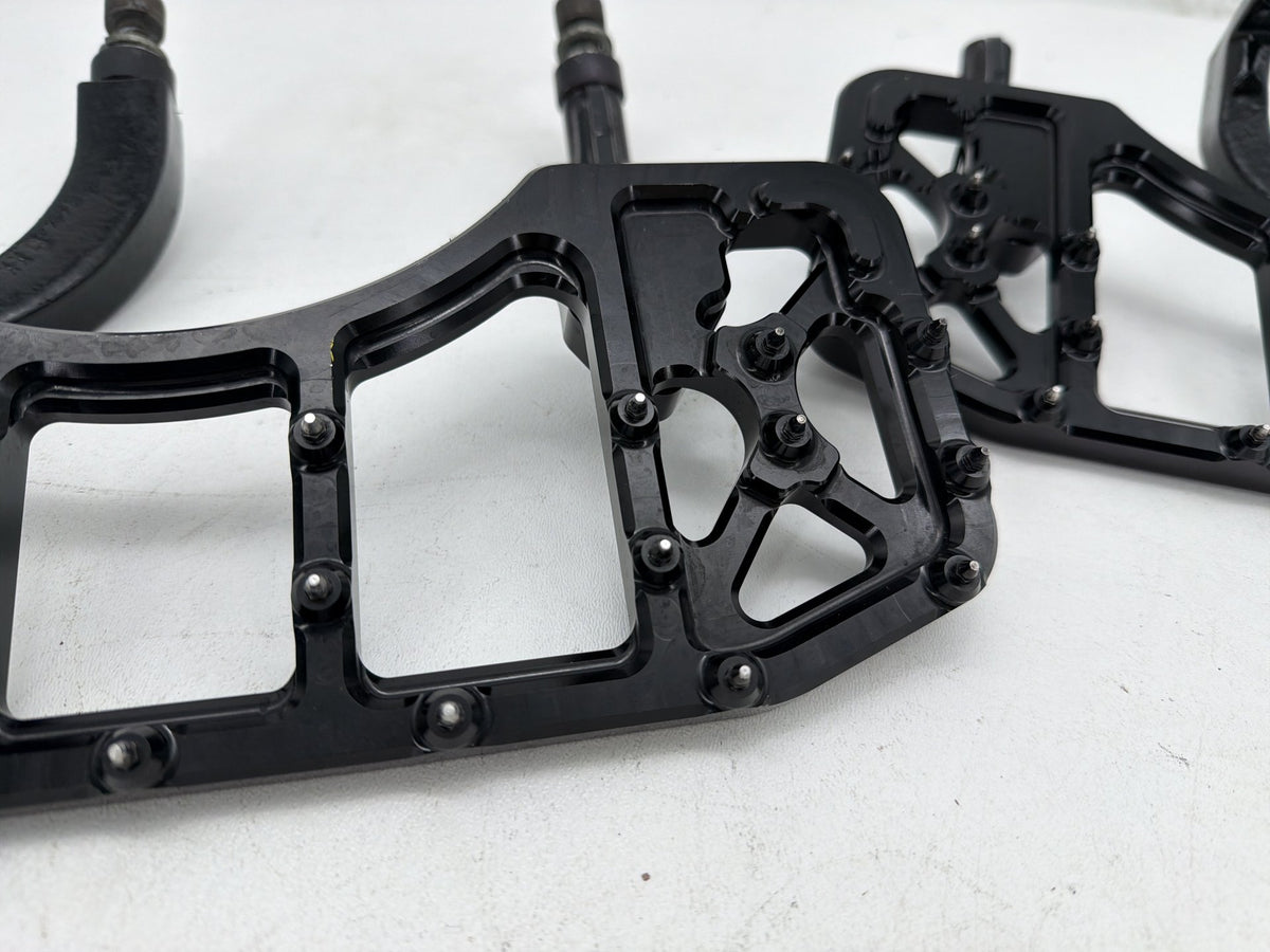 06 Harley Street Glide Touring Left Right Driver Floorboard Foot Rest CNC Billet
