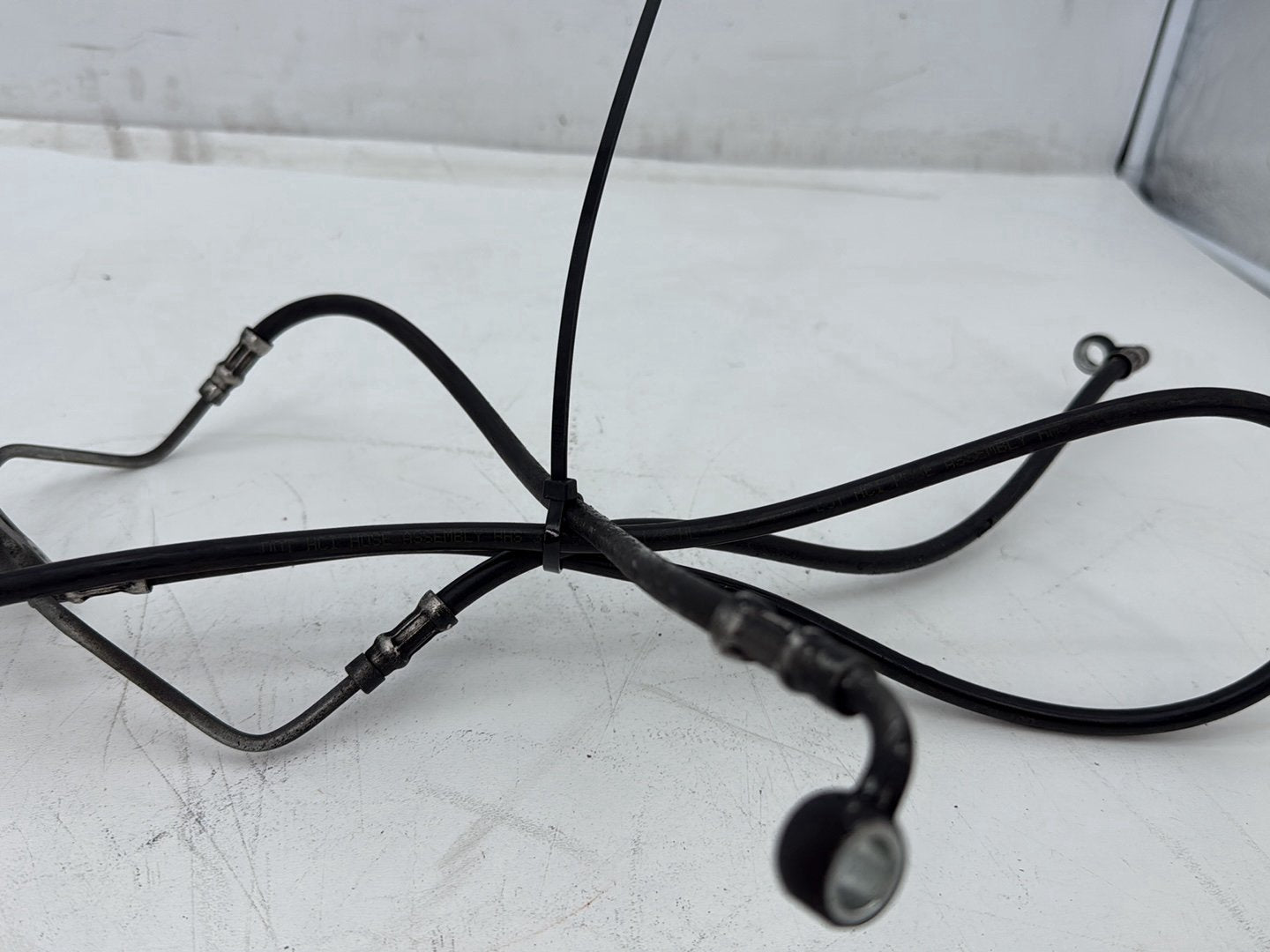 2011 Harley Electra Glide Ultra FLHTK OEM Front Brake Hose Line Pipe ABS