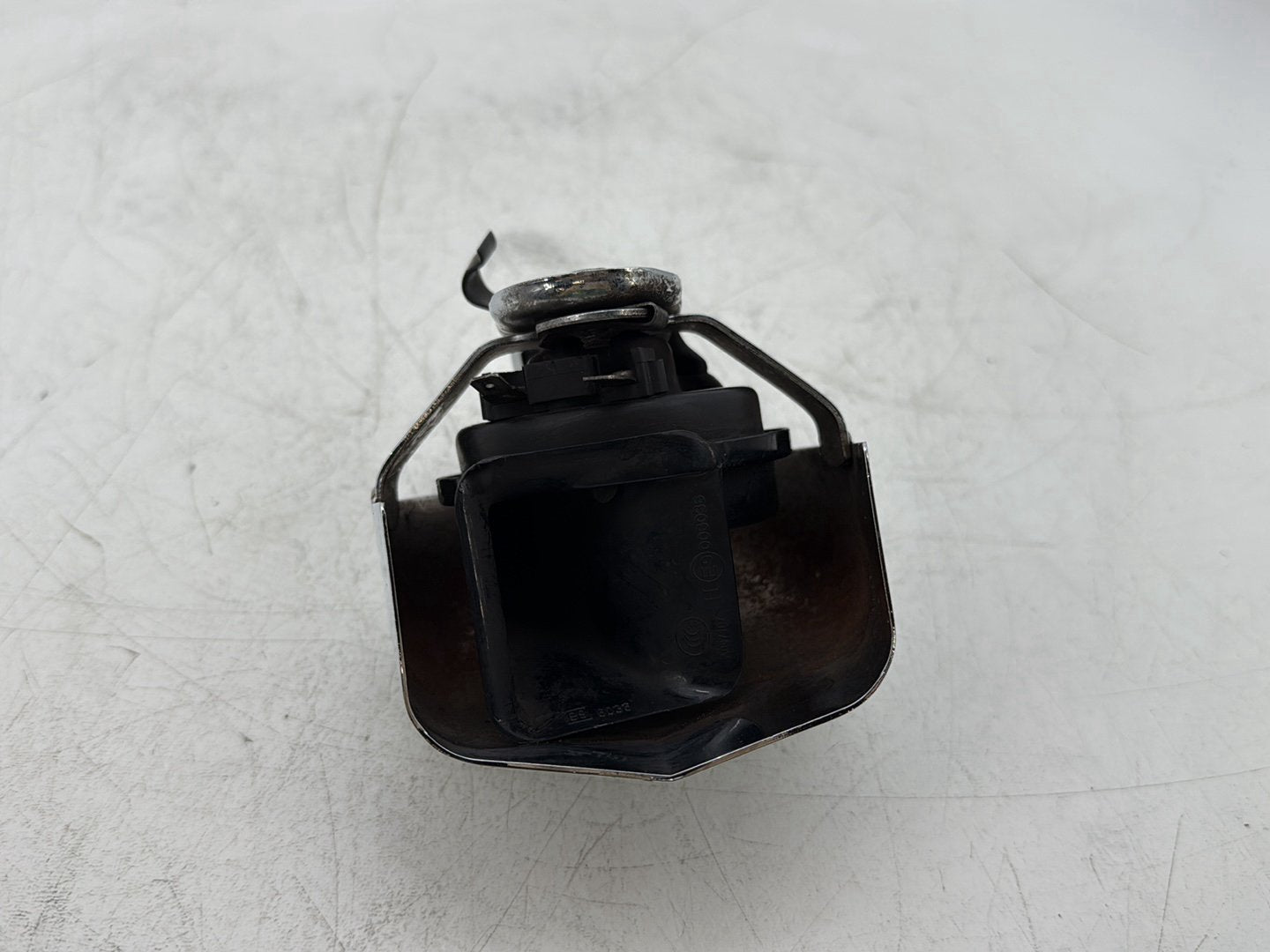 2014 Harley Street Glide Touring FLHXS OEM Horn Signal Klaxon Chrome Cover