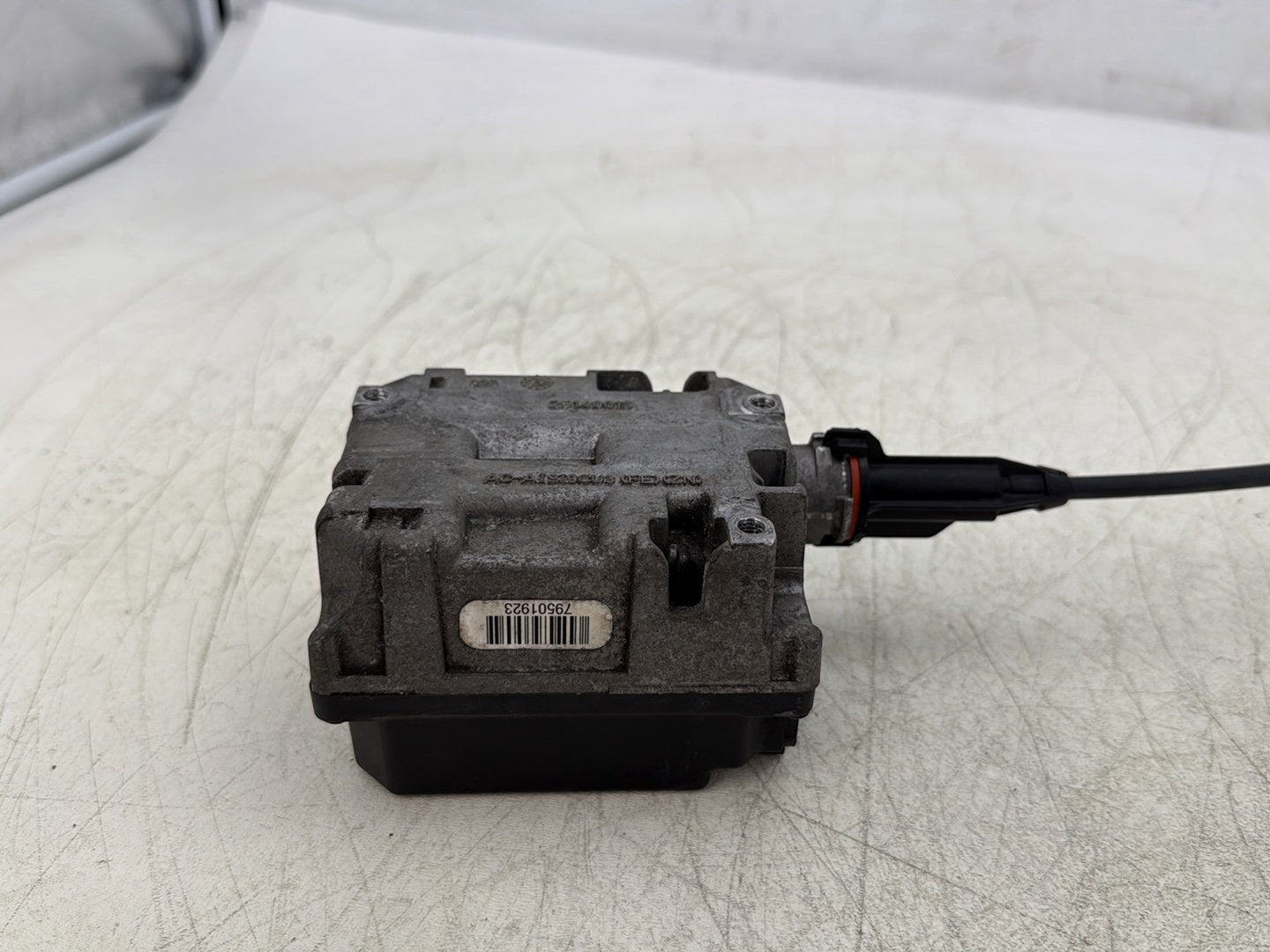 2007 Harley Touring FLHTC Electra Glide Classic OEM Cruise Control Actuator 70955-04