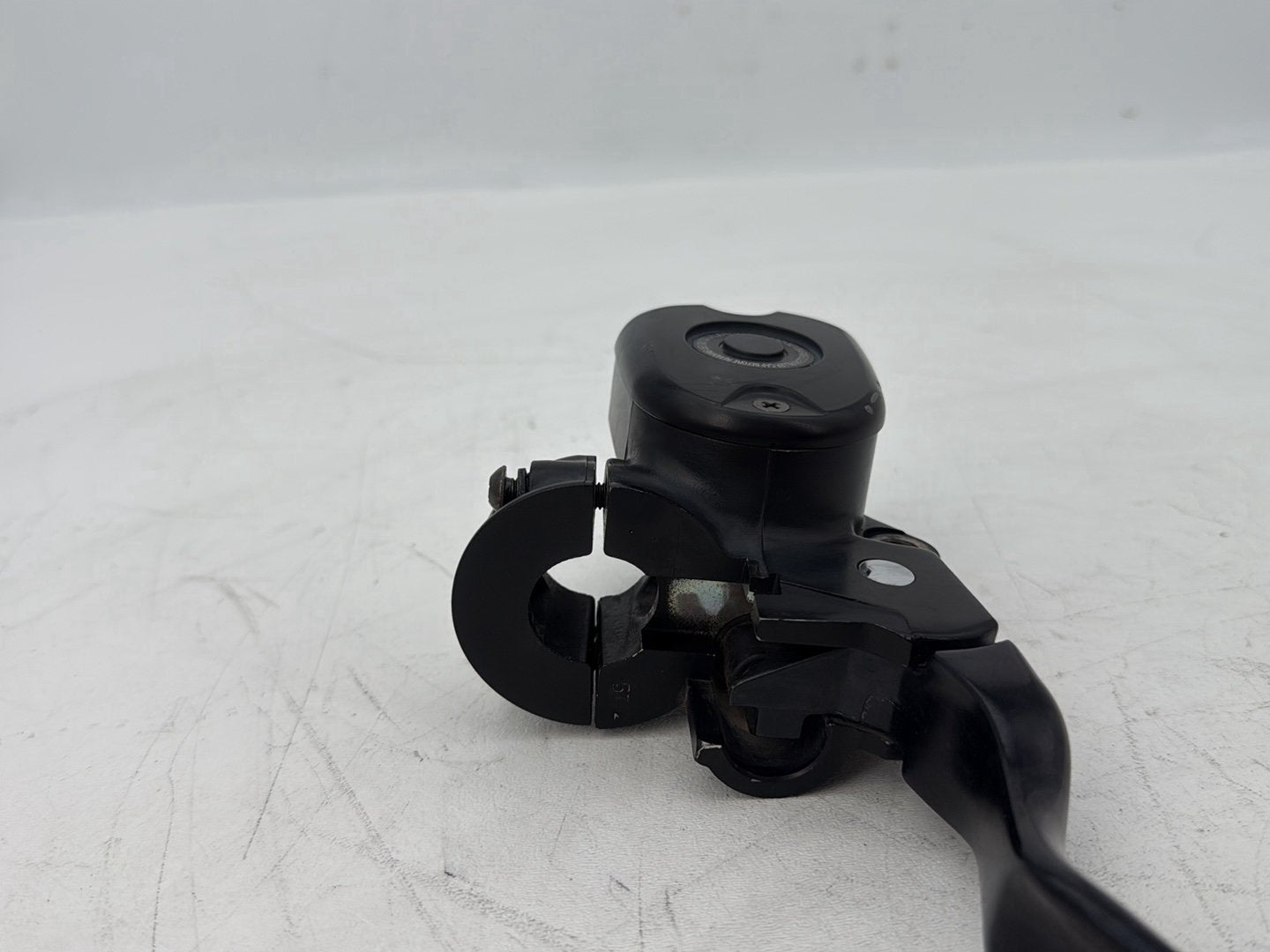 2004 - 2013 Harley-Davidson Sportster 1200 Custom Front Brake Lever Master Cylinder Reservoir 45146-04