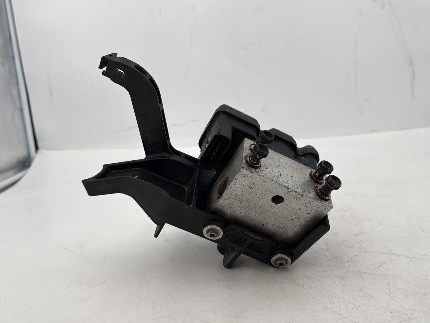 2008 Harley Touring FLHTCU Electra Glide Ultra OEM ABS Brake Pump & Control Module