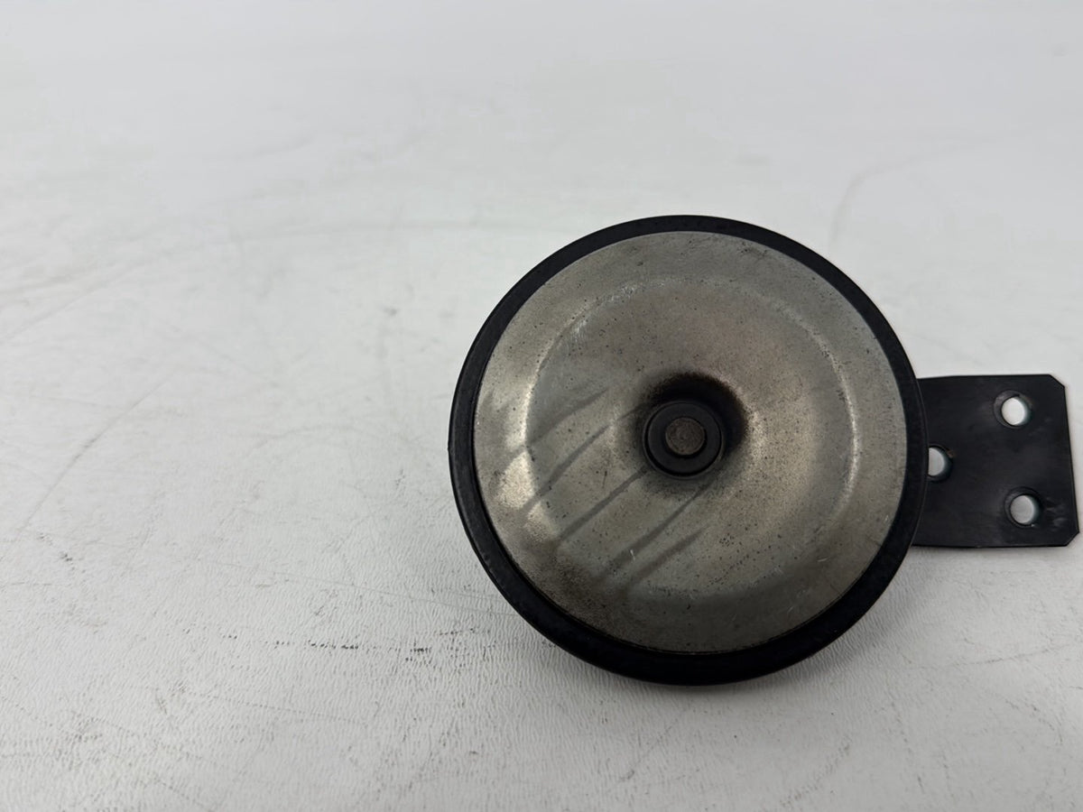 2005 Harley Sportster XL883C 883 Custom OEM Signal Horn Klaxon Beep 69043-96B