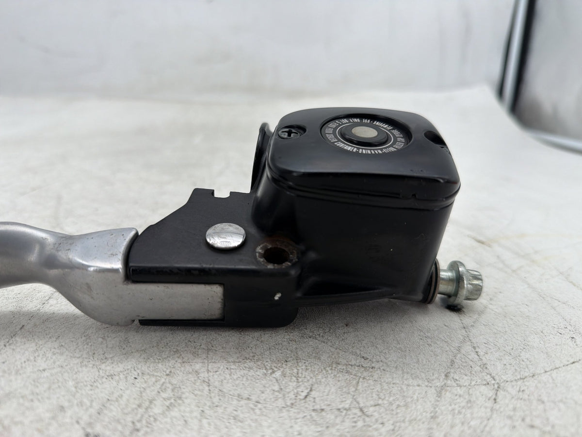 2000 Harley Sportster 1200 Custom XL1200C OEM Front Right Brake Lever Master Cylinder