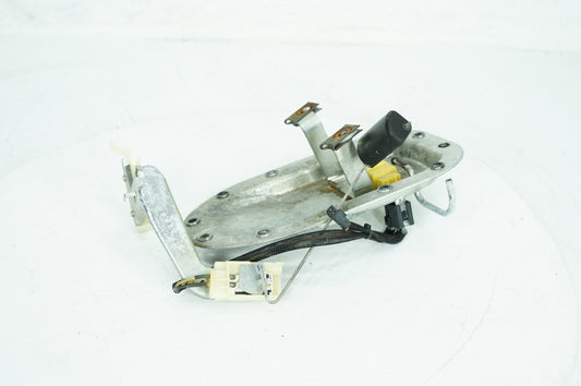 1999 - 2006 Harley-Davidson Dyna Low Rider Fuel Petrol Gas Pump Top Plate Cover  75246-04