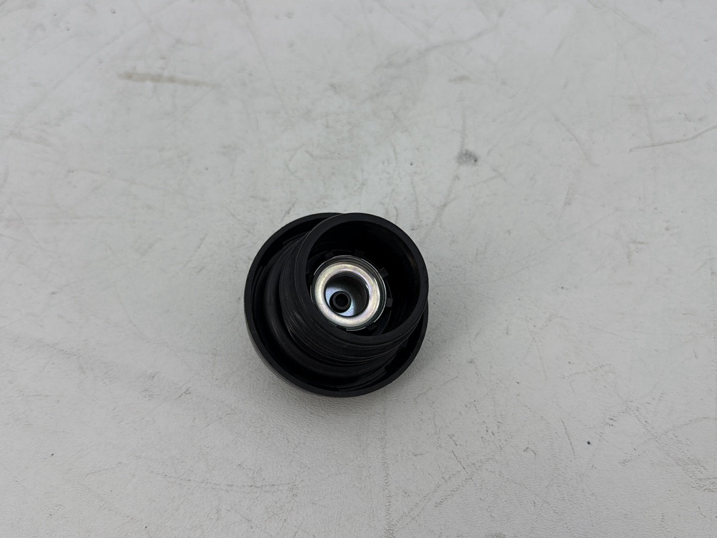 2007 - 2012 Harley-Davidson Touring Electra Glide Ultra Fuel Gas Tank Cap Bushing Hub 61274-92
