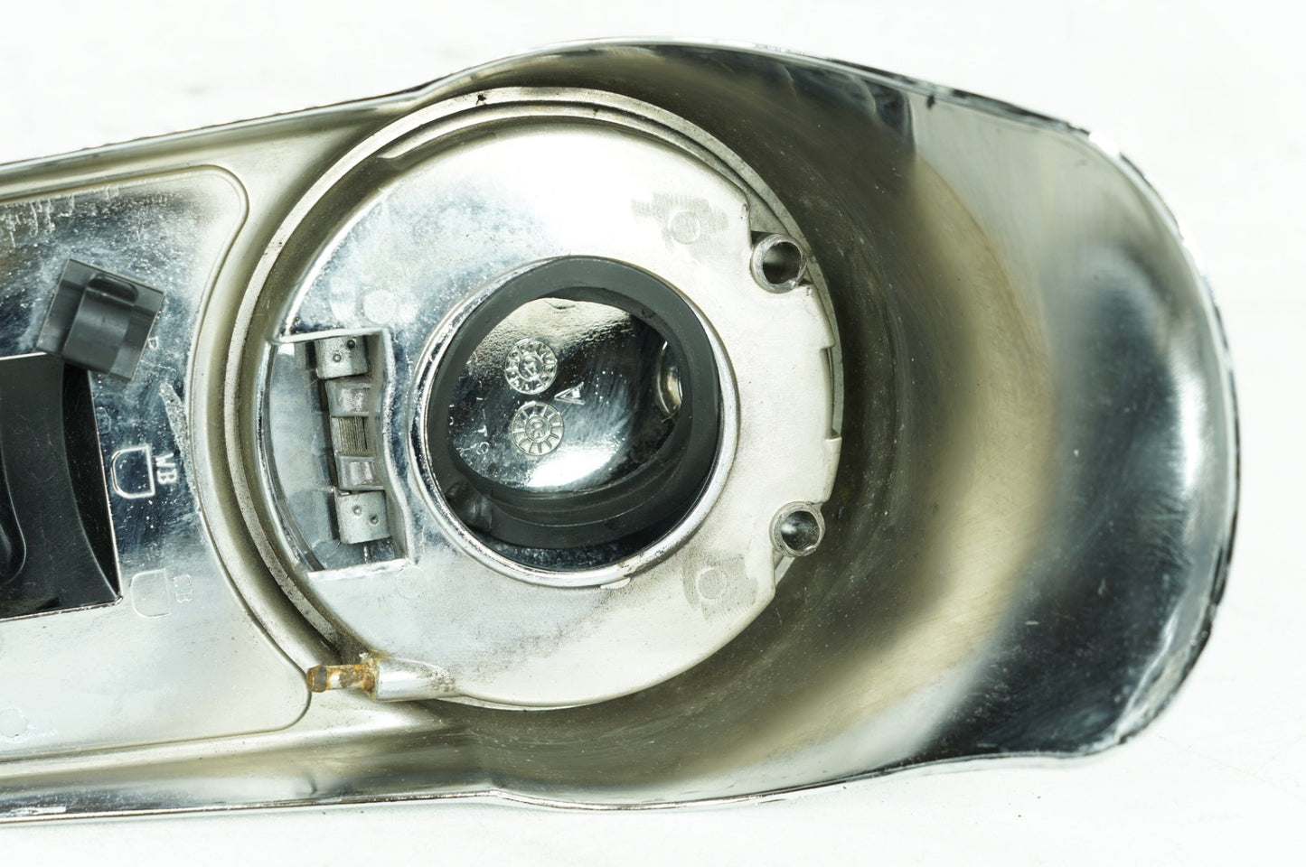1999 - 2006 Harley-Davidson Touring Electra Glide Ultra Fuel Gas Tank Dash Console NOKey 61270-98A
