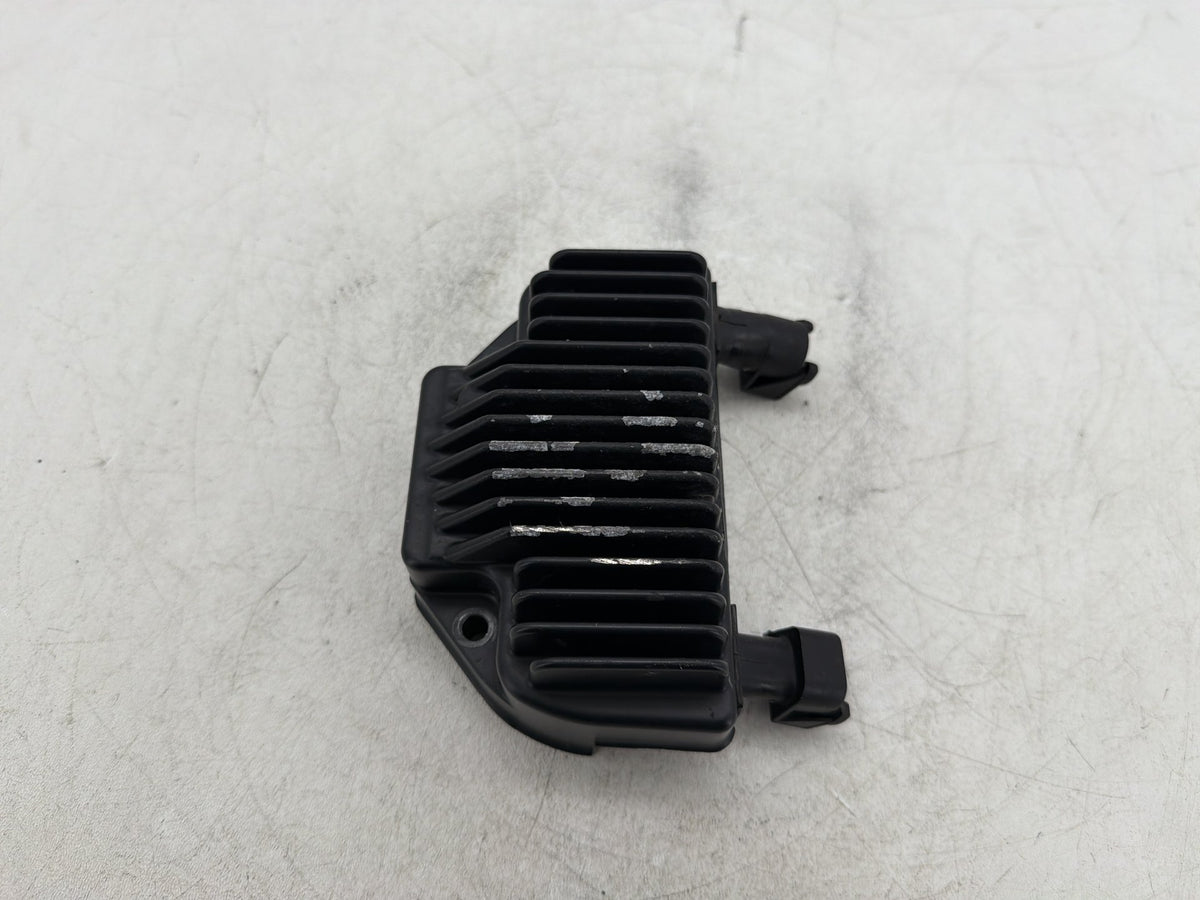 2017 Harley Dyna Street Bob FXDB OEM Voltage Regulator Rectifier