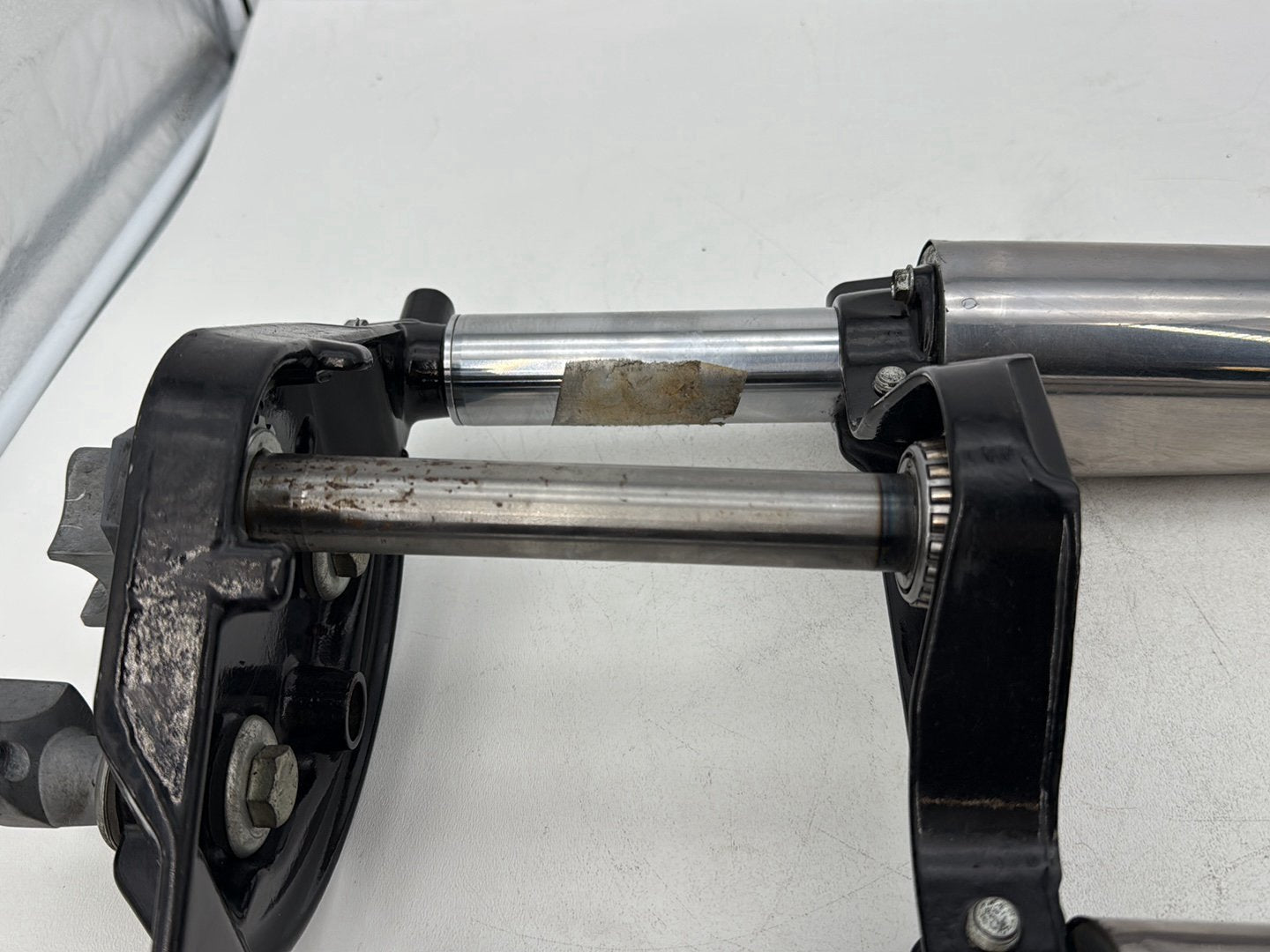 2007 - 2011 Harley-Davidson Touring Electra Glide Ultra Front Triple Tree Set & LH RH Fork Legs Sliders 45435-10