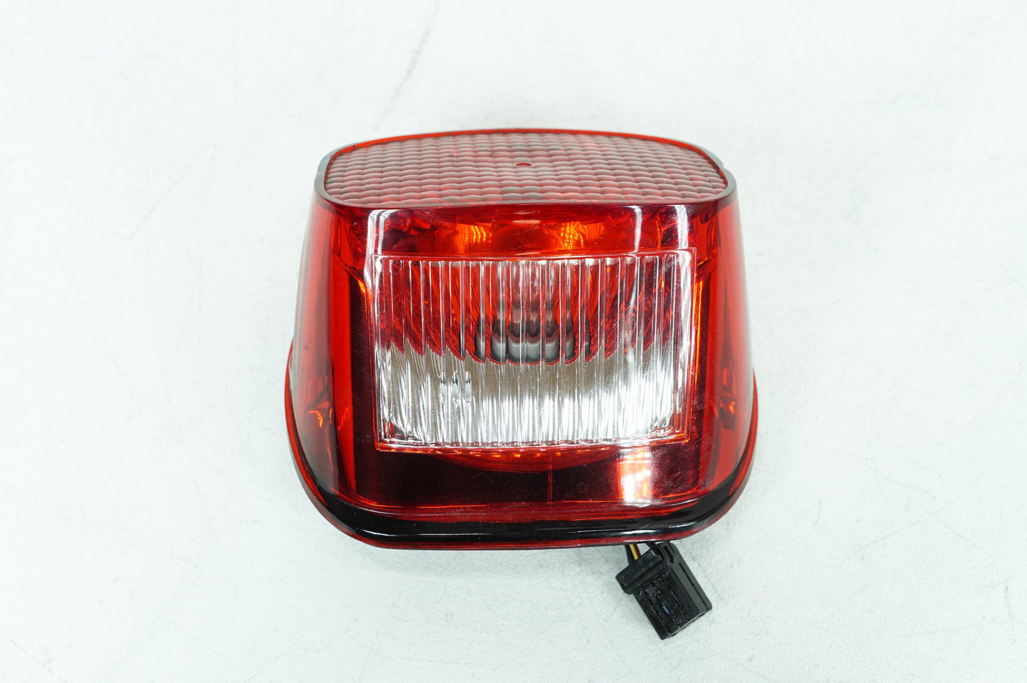 Harley-Davidson Misc  Rear Brake Taillight Tail Lamp 68066-99A