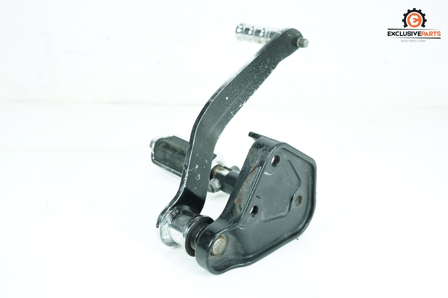 1999 - 2006 Harley-Davidson Softail Deuce Right Driver Foot Controls Peg Rest 42507-00B