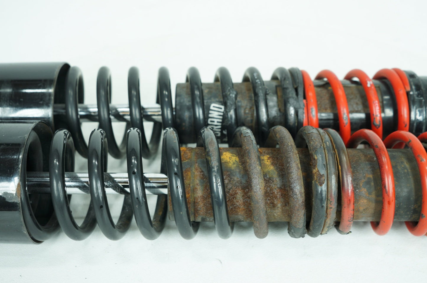 2004 - 2022 Harley-Davidson Sportster SuperLow Rear Left Right Shock Absorbers B28-1250