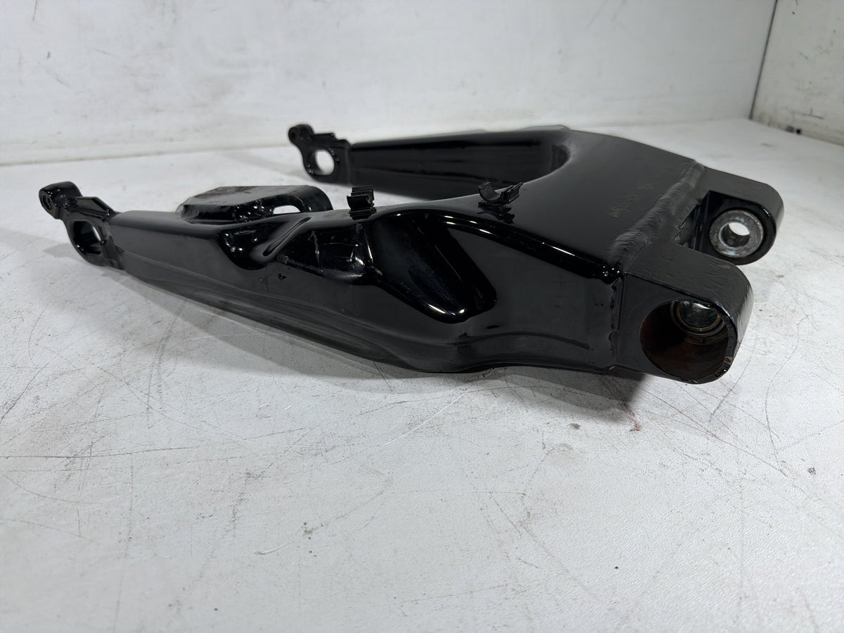 2015 Harley Electra Glide Touring Ultra OEM Rear Fork Swingarm Swing Arm