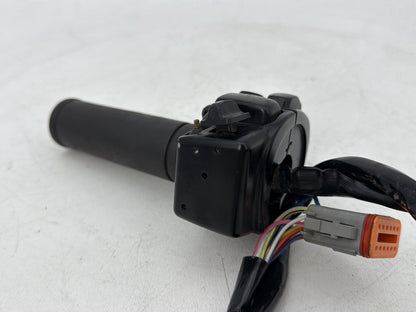 1999 - 2006 Harley-Davidson Touring Electra Glide Ultra Left Turn Signal Headlight Switches Controls 71685-06A