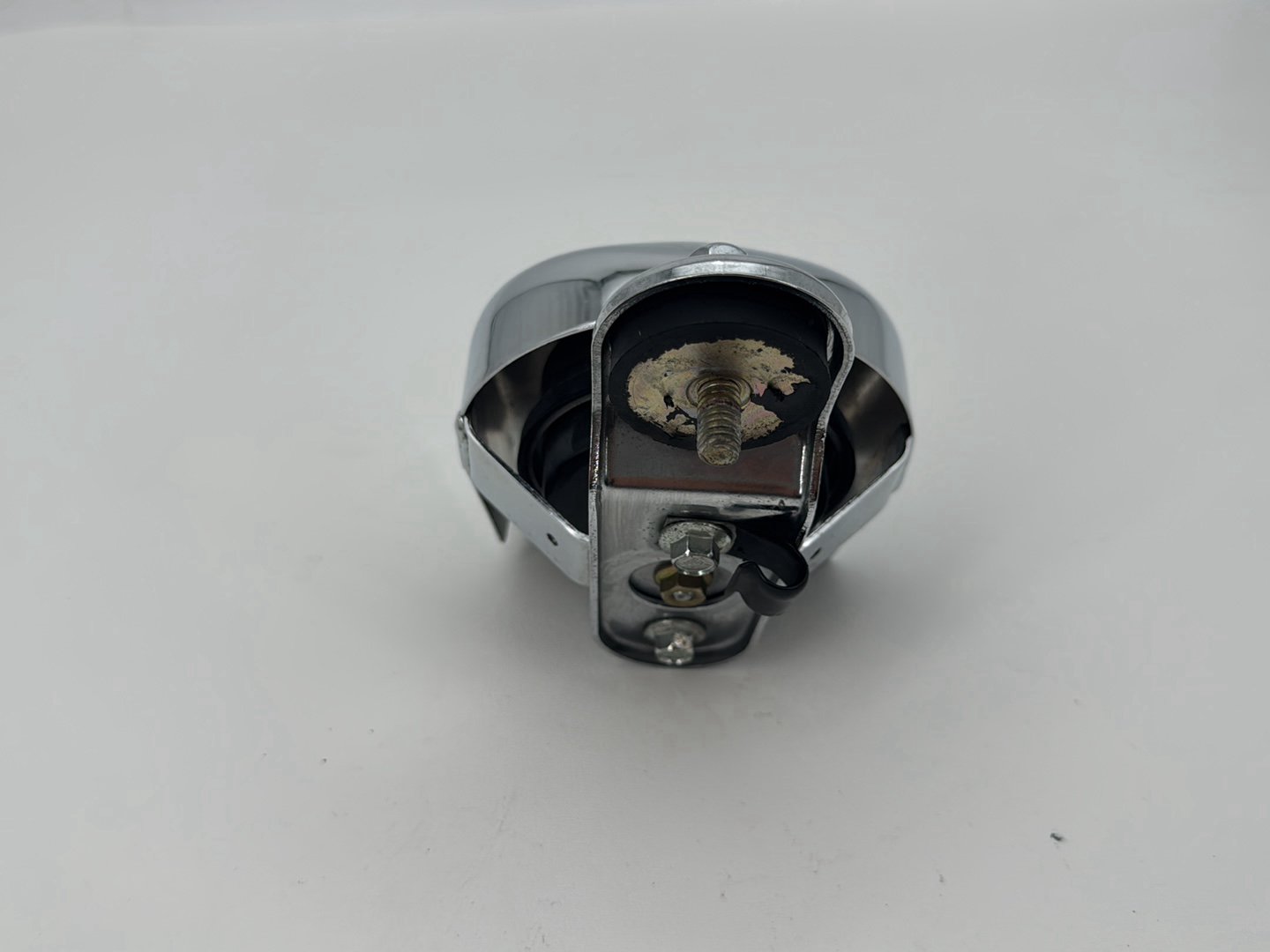1999 - 2006 Harley-Davidson Dyna Wide Glide Horn Signal Klaxon Chrome Cover
