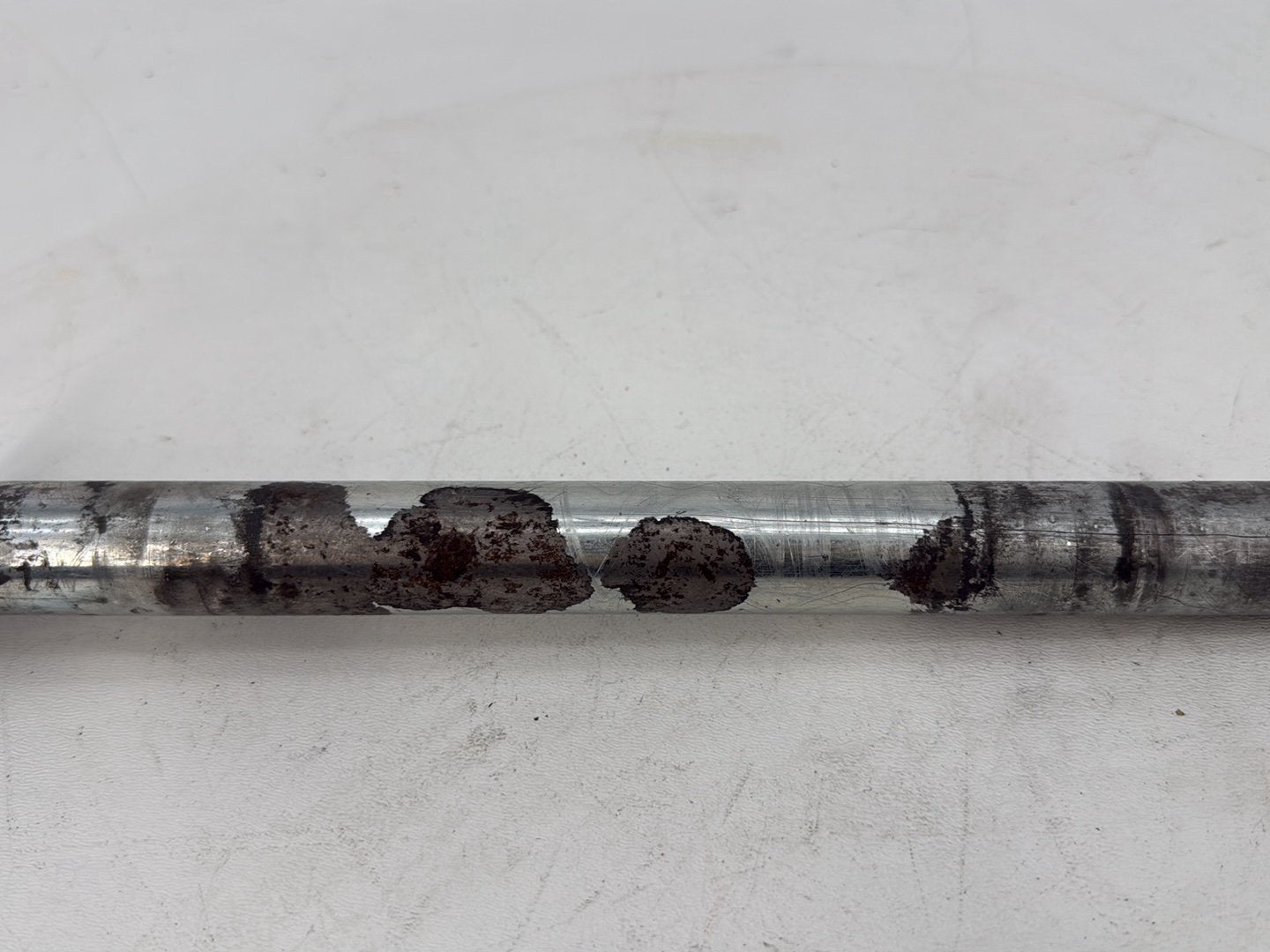 1999 - 2006 Harley-Davidson Touring Electra Glide Rear Wheel Axle Bolt Shaft 	41056-02
