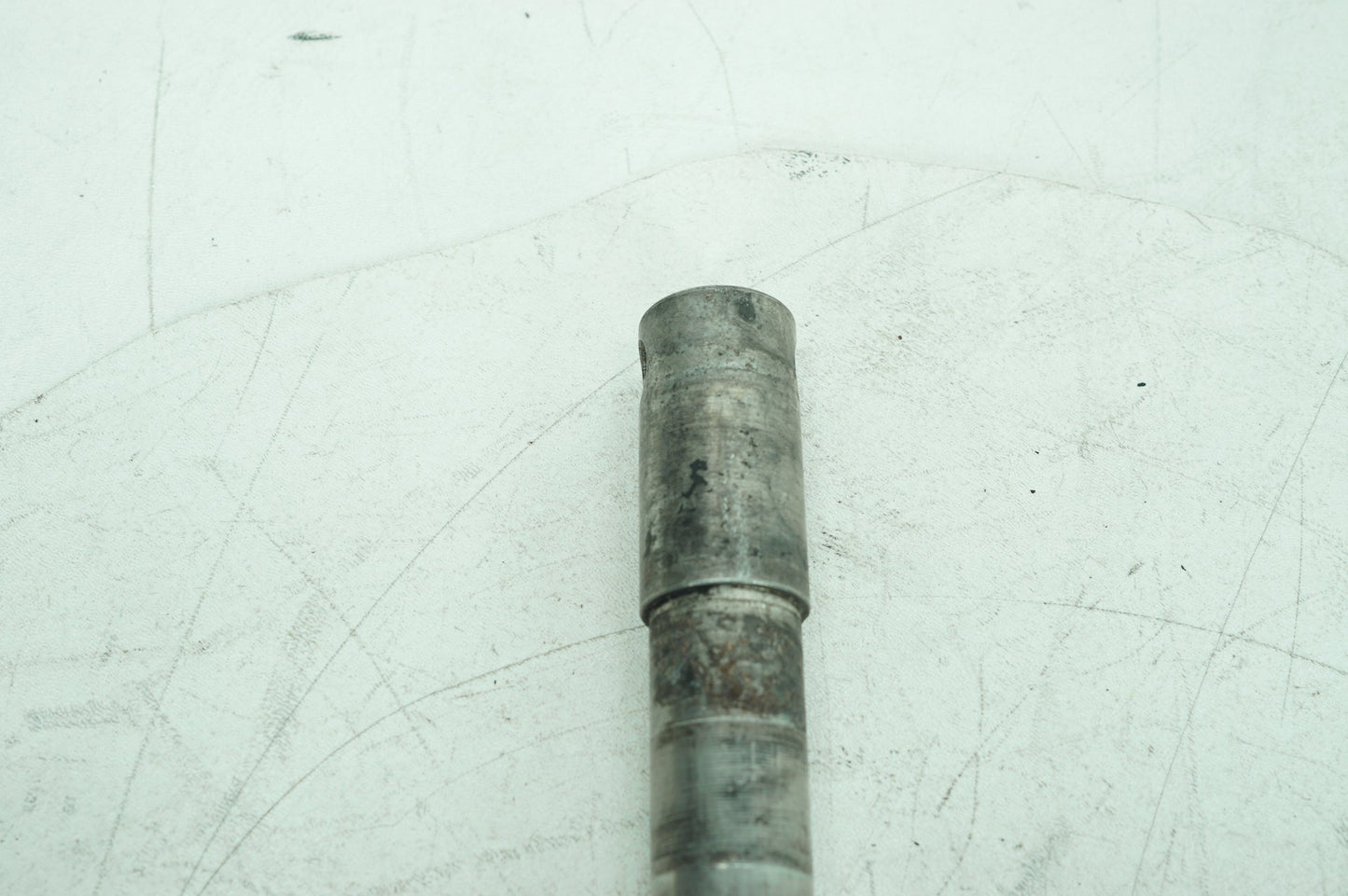 1999 - 2006 Harley-Davidson Touring Road King Police Front Wheel Axle Bolt Shaft 43364-00