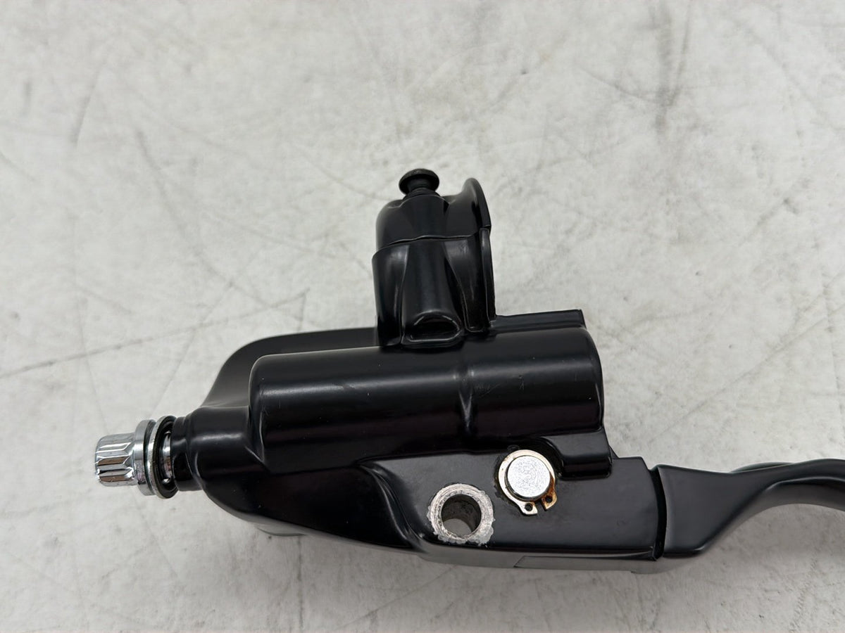 2009 Harley Dyna Street Bob FXDB OEM Front Right Brake Lever Master Cylinder