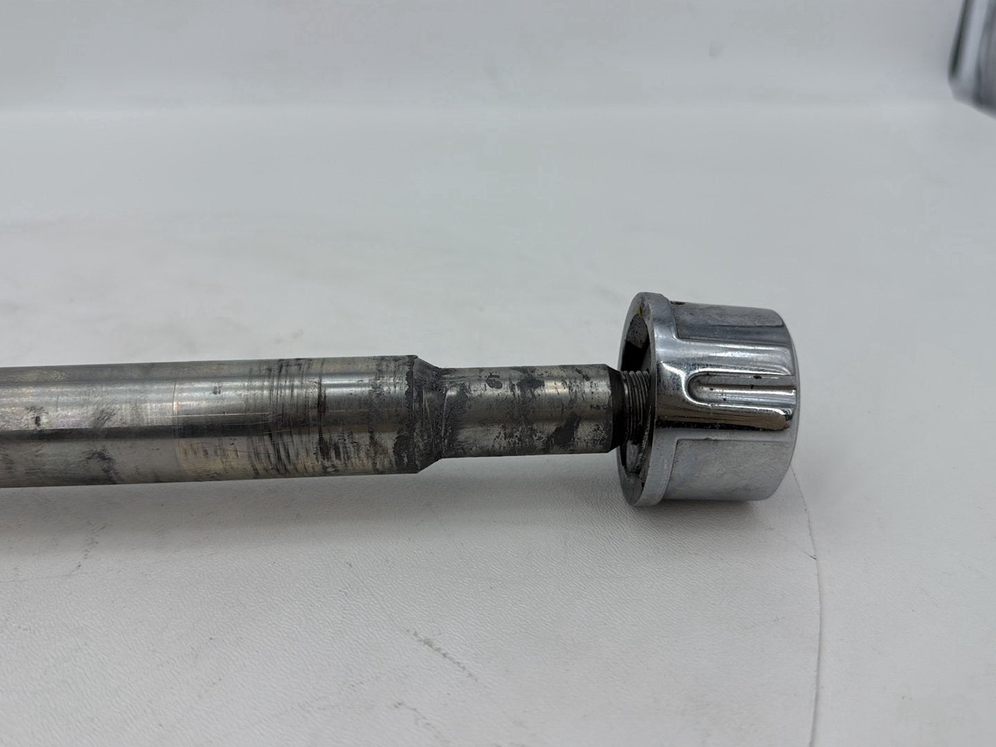 2007 - 2017 Harley-Davidson Dyna Wide Glide Front Wheel Axle Bolt Shaft 41547-07A