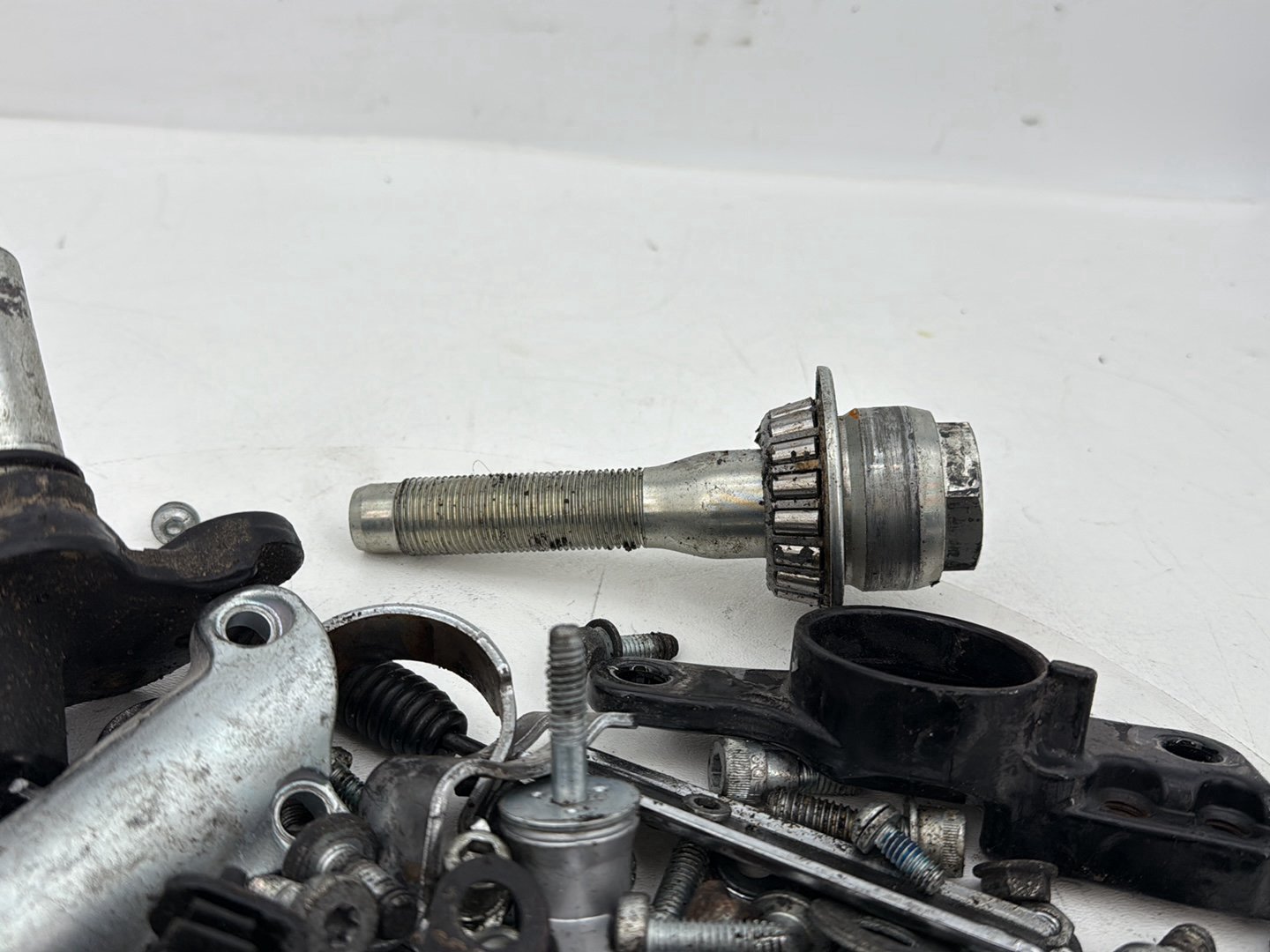 2019 - 2023 Harley-Davidson Touring Street Glide Hardware Bolts Nuts & Brackets 45700020A