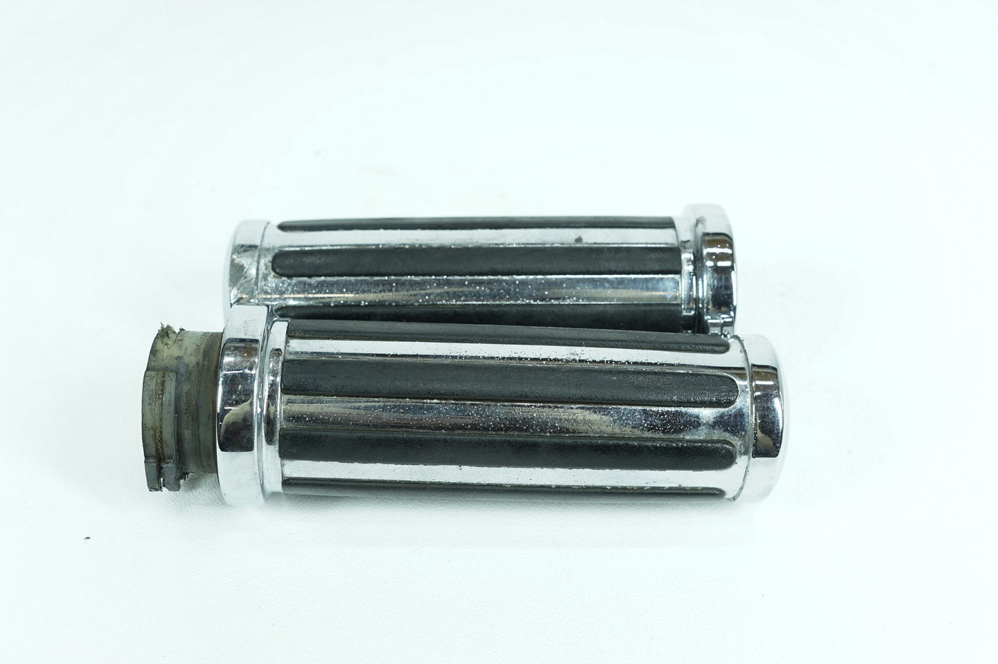 1984 - 1990 Harley-Davidson Sportster Evolution Front Left Right Handgrip Hand Grips 56206-81A