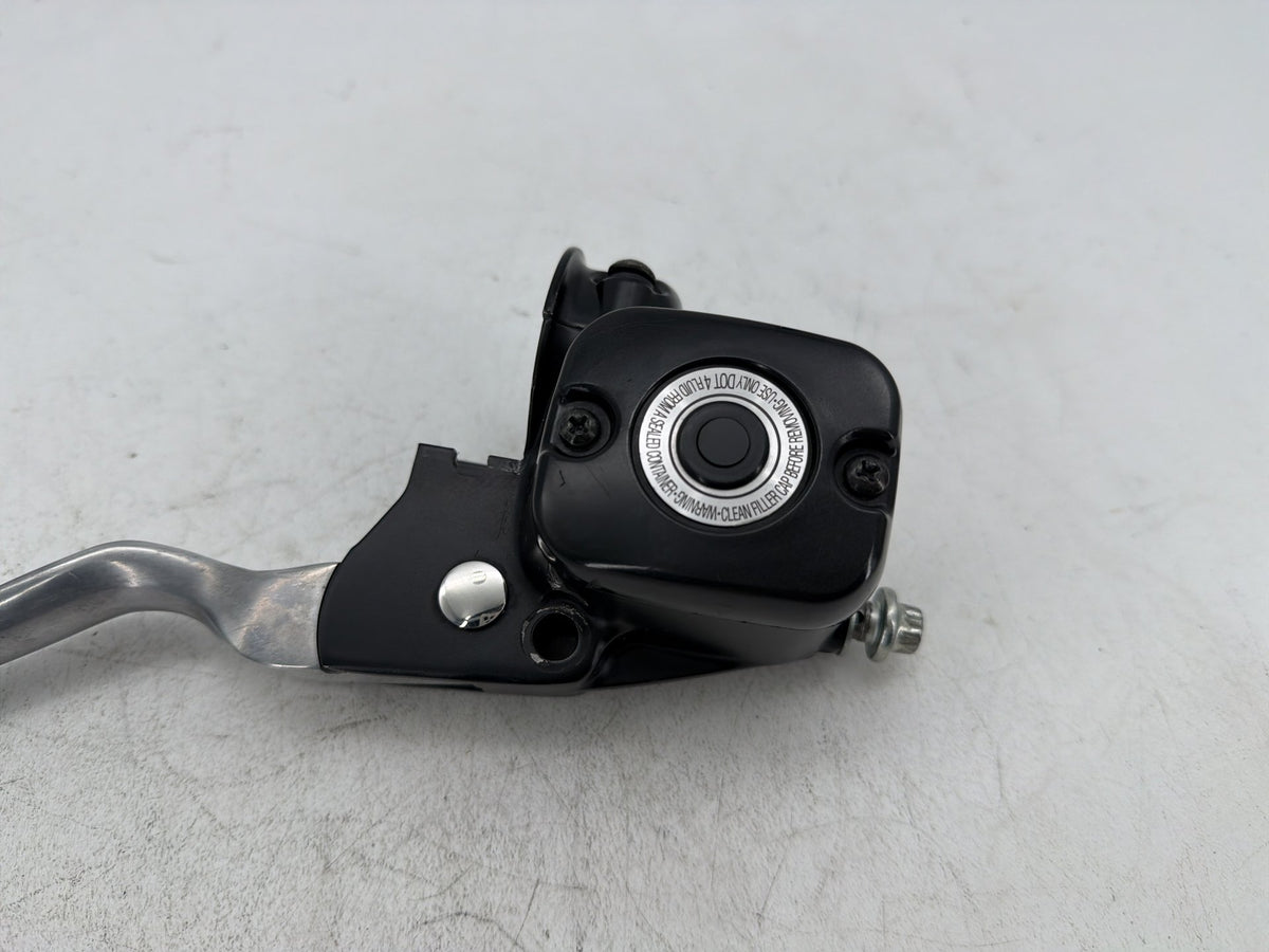06 Harley Street Glide Touring FLHX OEM Front Right Brake Lever Master Cylinder