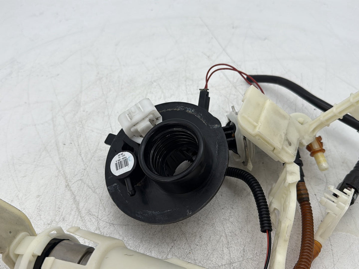13 Harley Electra Glide Touring Ultra OEM Fuel Pump Gas Gasoline Petrol Sending