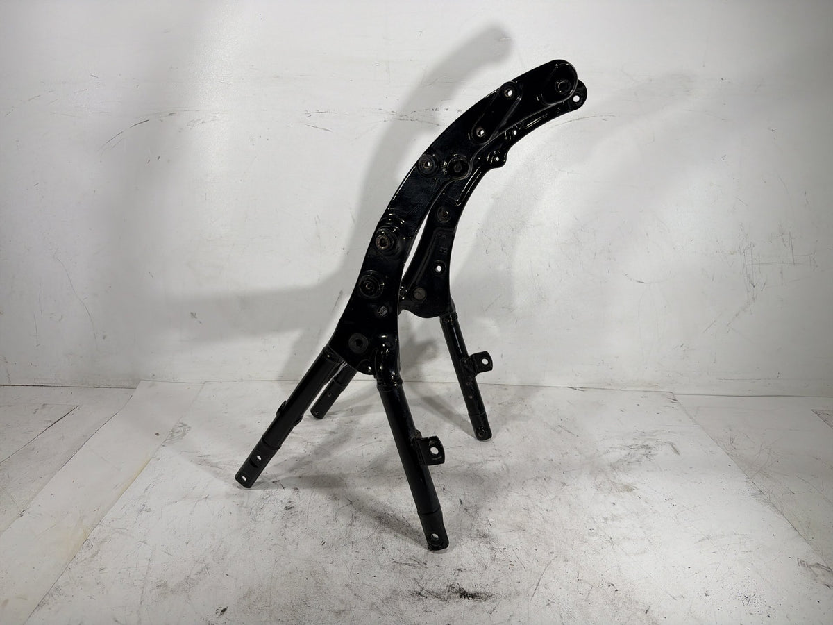 2010 Harley Electra Glide Touring OEM Rear Back Sub Frame Rail Bar 48079-09BHP