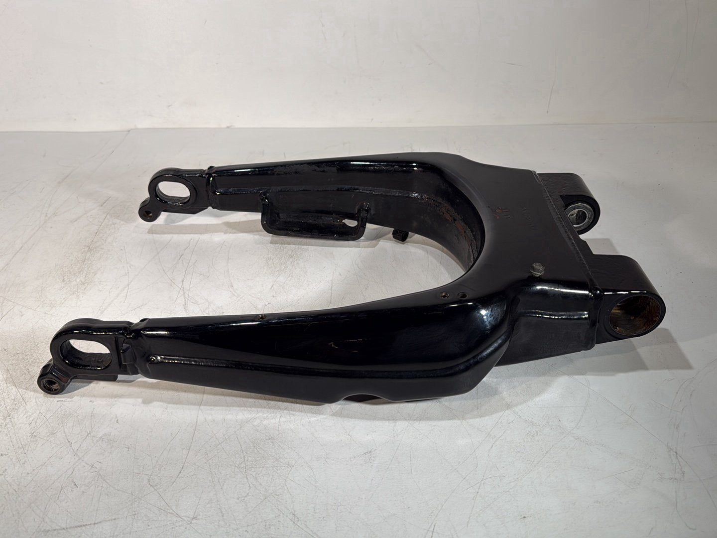 2008 - 2016 Harley-Davidson Touring Electra Glide Ultra Rear Fork Swingarm Swing Arm 47549-09