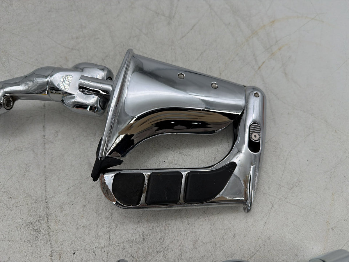 09 Harley Electra Glide Touring CVO Front Right Left Highway Foot Pegs Kuryakyn