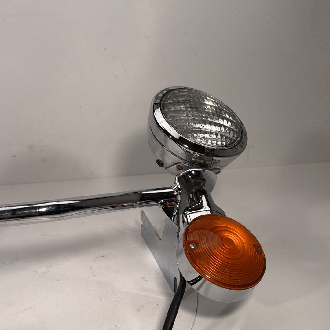 1984 - 1998 Harley-Davidson Touring Road King Police Front Turn Signal Indicators Aux Light Bar  	68712-94A