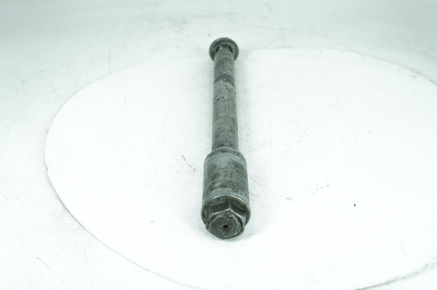 2007 - 2016 Harley-Davidson Dyna Super Glide Rear Wheel Axle Bolt Shaft 41114-06