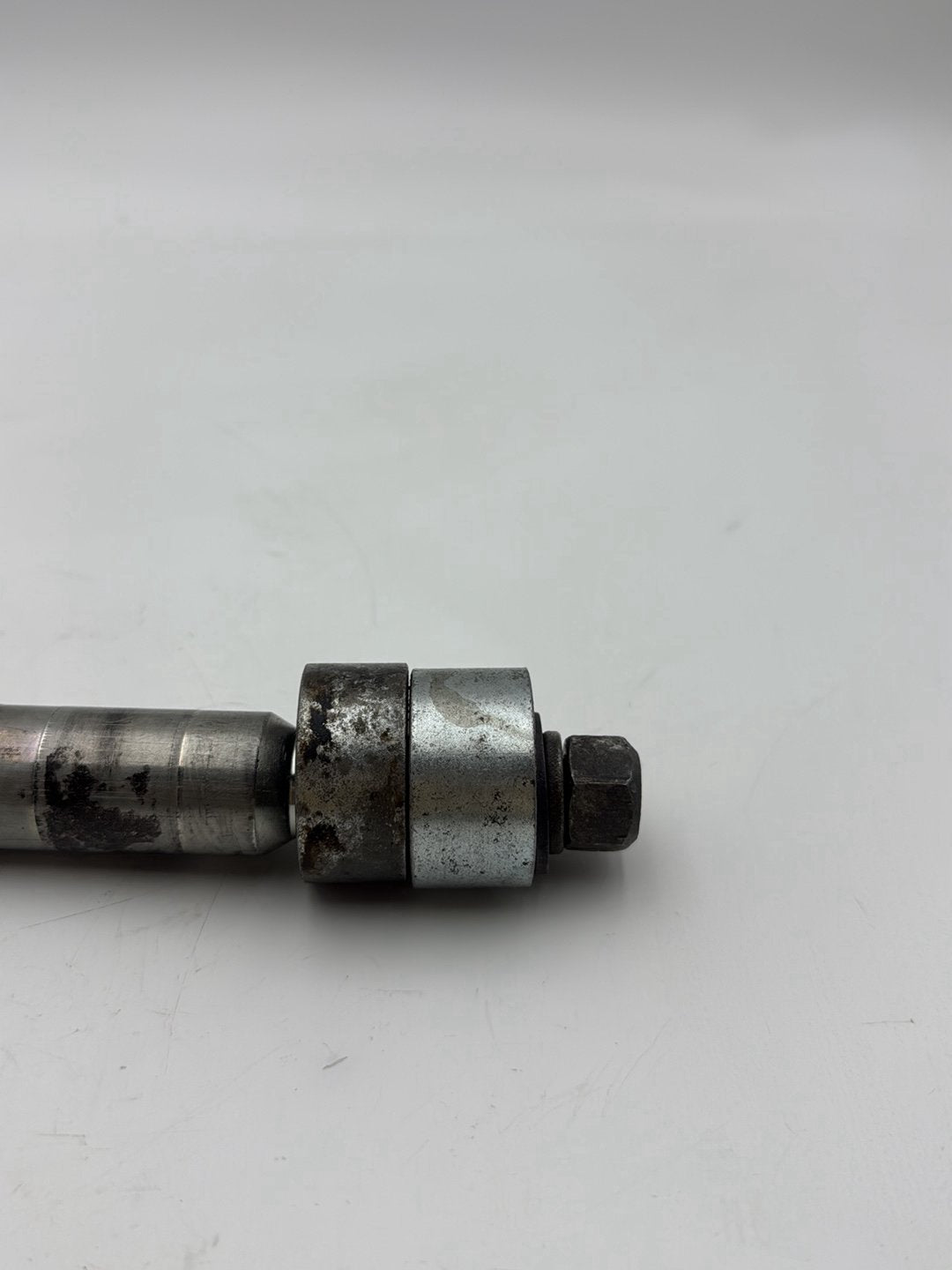 2007 - 2012 Harley-Davidson Dyna Street Bob Front Wheel Axle Bolt Shaft  	40928-06