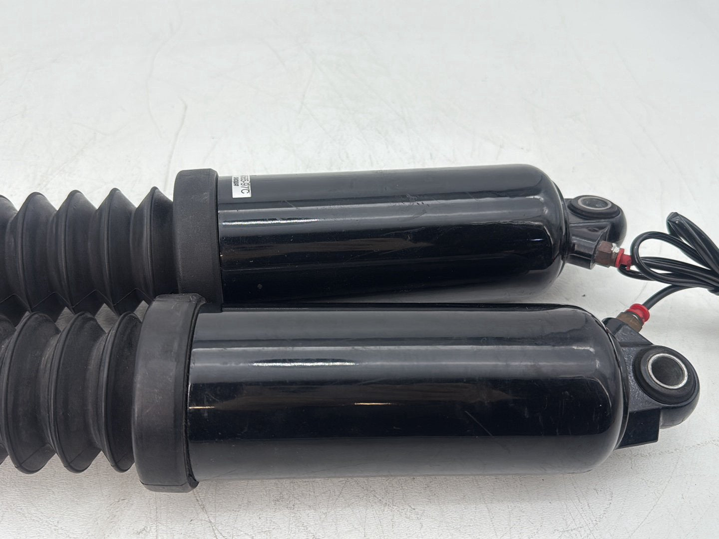 2007 Harley Touring FLHTCU Electra Glide Ultra OEM Rear Left Right Shock Absorbers