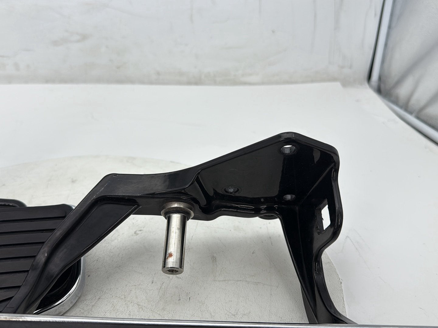 2004 Harley Softail FLSTC Heritage Classic OEM Left Right Driver Floorboard Foot Rest