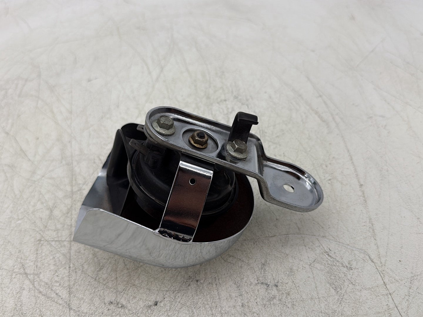 2007 Harley Touring FLHTC Electra Glide Classic OEM Horn Signal Klaxon Chrome Cover